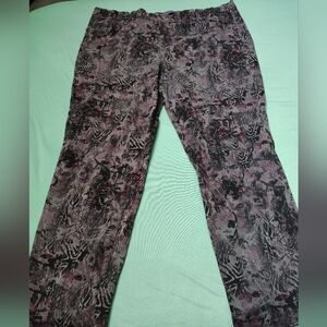 Gloria Vanderbilt Women's Abstract Print Jeans - Black and Purple